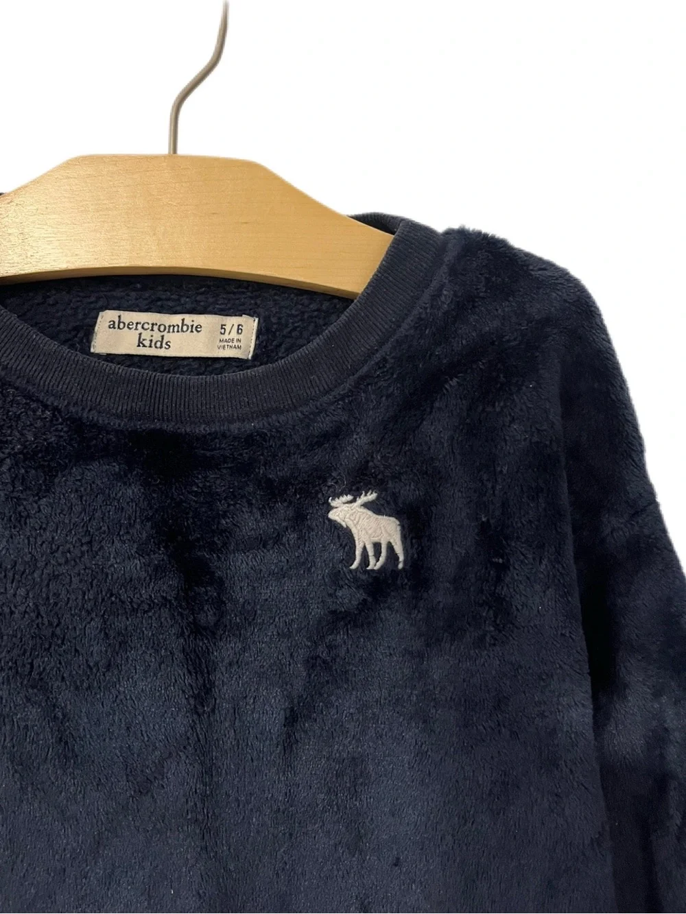 Abercrombie Kids Girls 5-6 Navy Plush Furry Crewneck Sweatshirt